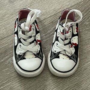 Hello Kitty converse 6C